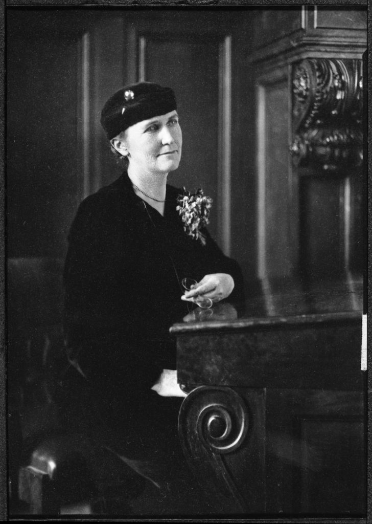 Hannah Jensen Kempfer at her desk at the State Capitol in 1936